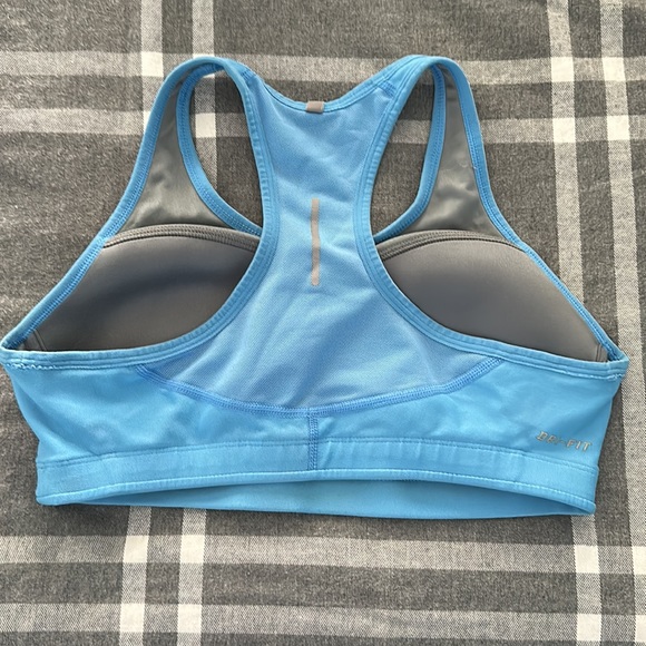 Used Nike Dry Fit Sports bra - Picture 2 of 2
